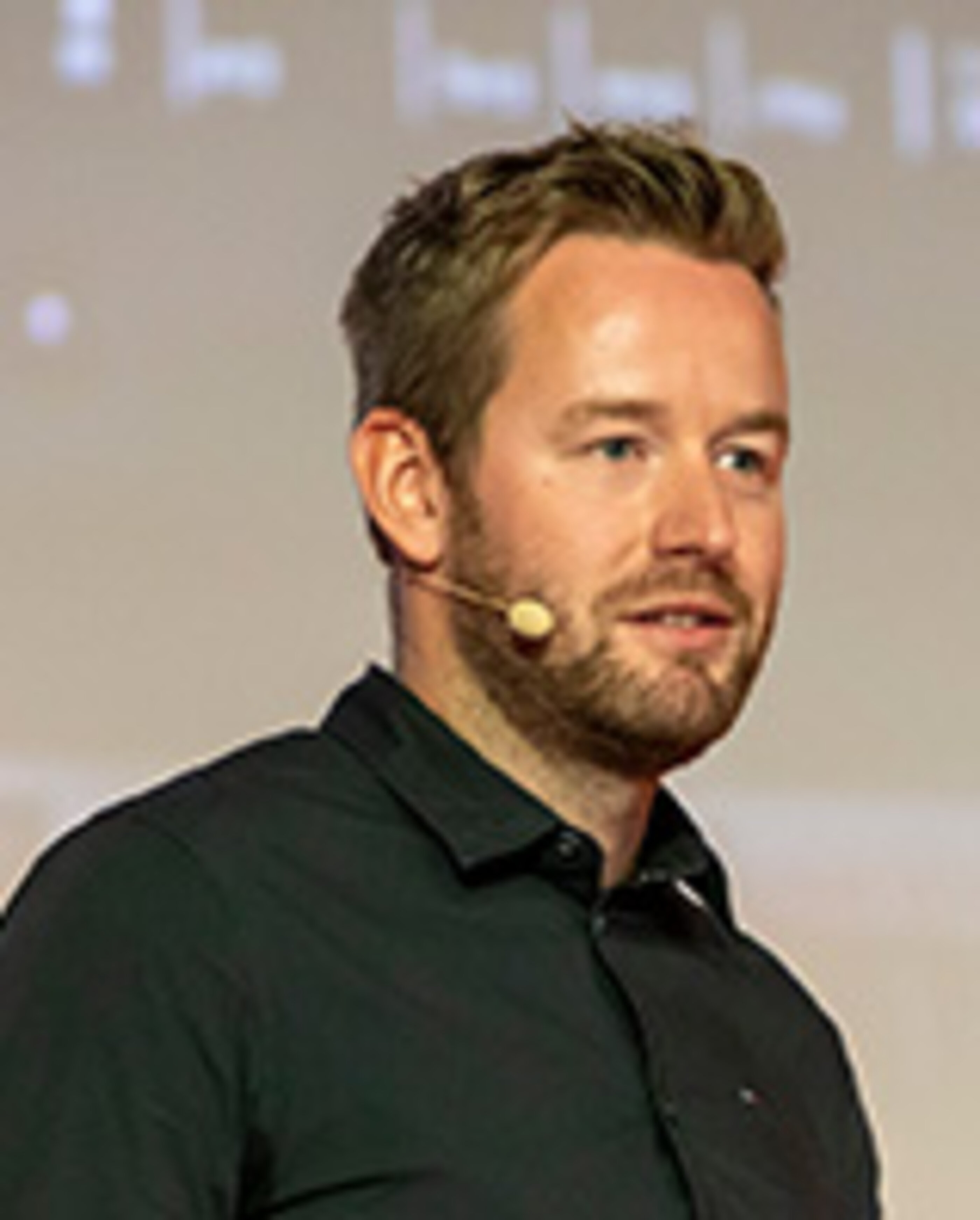 Porträt von Tim Schaffrinna, Leitung Online Marketing bei KüchenTreff GmbH & Co. KG
